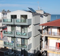 Alarzó Apartmanház