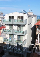 Paralia - Alarzo Apartmanház ****