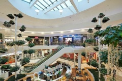 Bevásárlás a Shopping City Südben